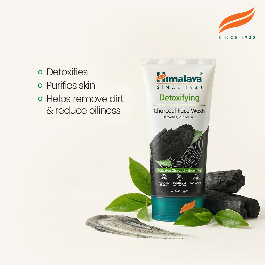 Himalaya Detoxifying Face Wash with Activated Charcoal &amp; Green Tea - 150 ml